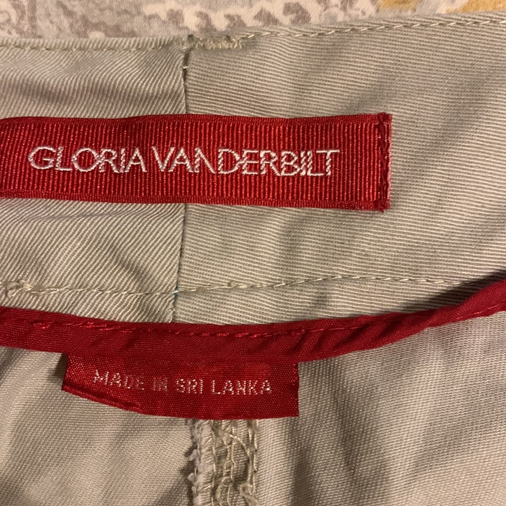 Gloria Vanderbilt tan skirt. - Picture 5 of 6